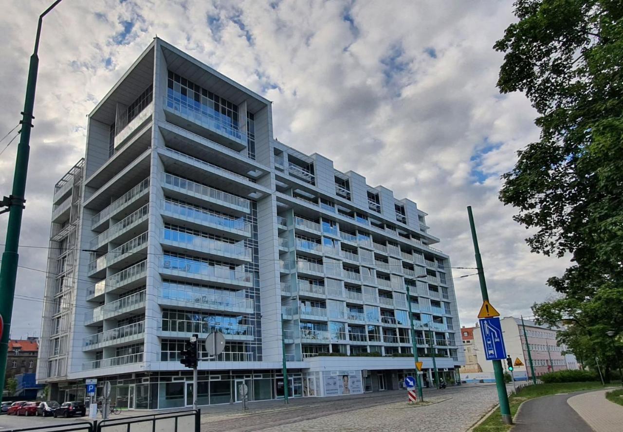 Millo Apartament Parking By Impero Познан Екстериор снимка