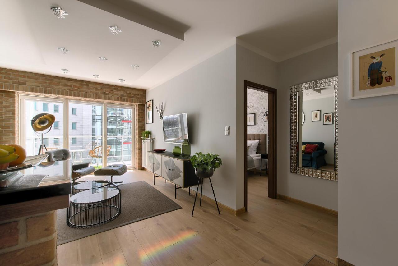Millo Apartament Parking By Impero Познан Екстериор снимка