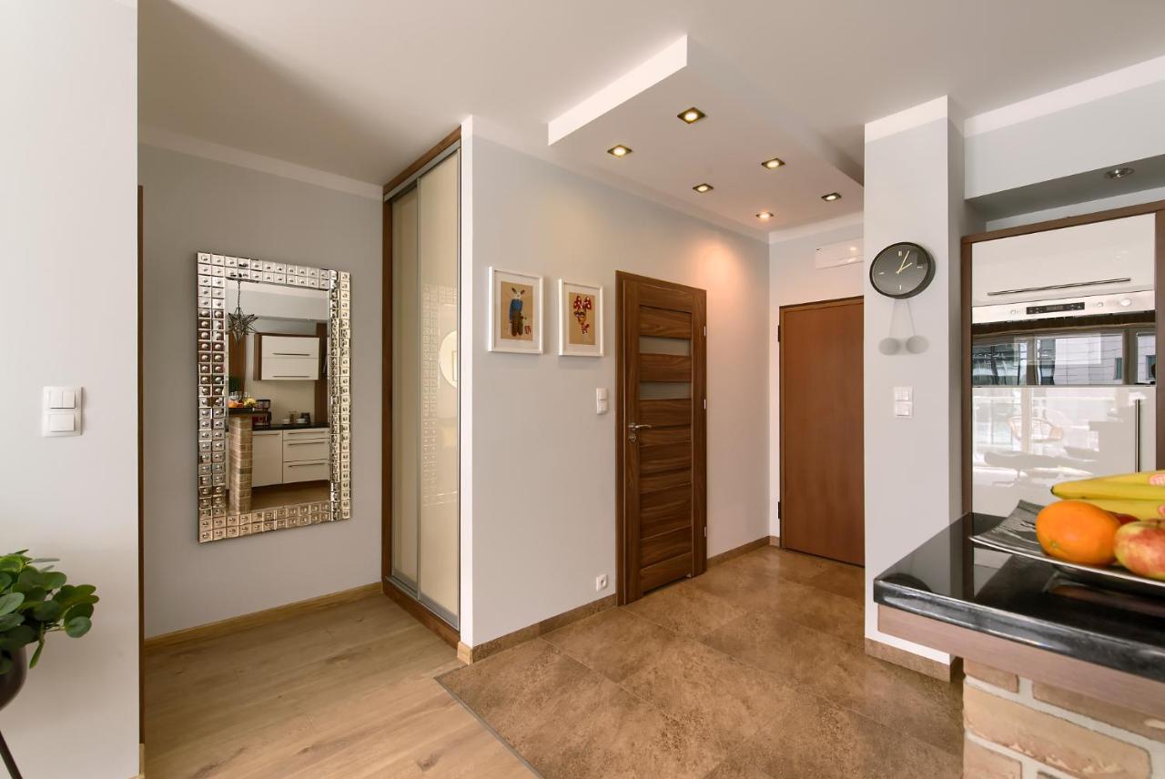 Millo Apartament Parking By Impero Познан Екстериор снимка
