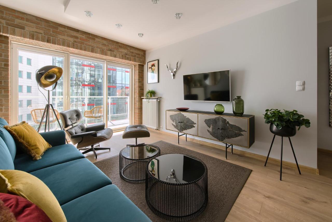 Millo Apartament Parking By Impero Познан Екстериор снимка