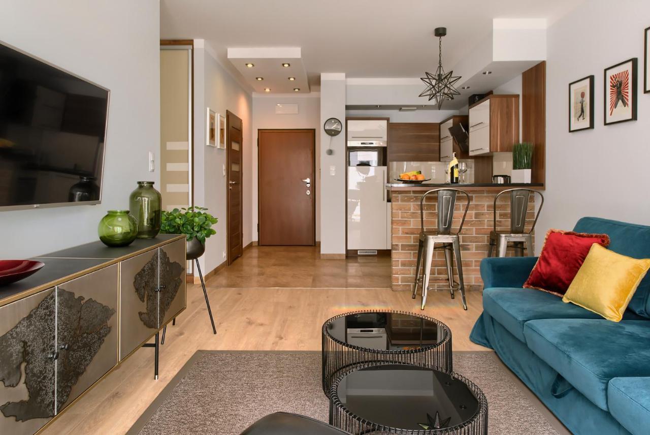 Millo Apartament Parking By Impero Познан Екстериор снимка